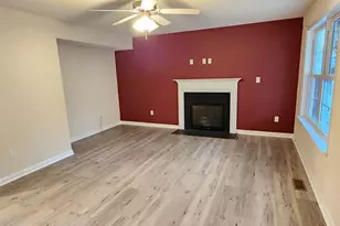 407 Stonewall St, Strasburg, VA 22657 - Photo 2