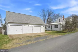 343 Banks Fort Rd, Strasburg, VA 22657 - Photo 2