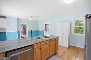 130 N High St, Edinburg, VA 22824 - Photo 14