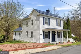 130 N High St, Edinburg, VA 22824 - Photo 2