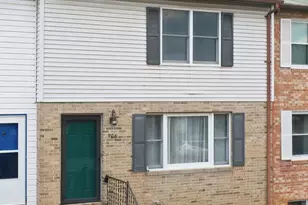 906 Hill Top Dr, Woodstock, VA 22664 - Photo 1