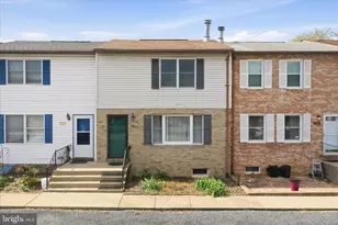 906 Hill Top Dr, Woodstock, VA 22664 - Photo 1