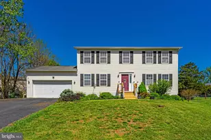 245 Baer Oak Dr, Maurertown, VA 22644 - Photo 2