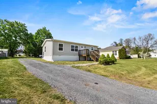 136 S Water St, Woodstock, VA 22664 - Photo 2