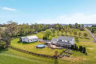 180 Holstein Ln, Toms Brook, VA 22660 - Photo 4