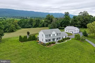 180 Holstein Ln, Toms Brook, VA 22660 - Photo 4