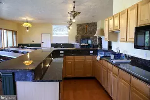 895 Fishers Rd, Toms Brook, VA 22660 - Photo 28