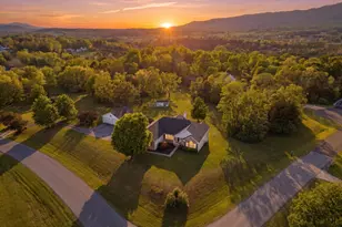 30 Savannah Dr, Strasburg, VA 22657 - Photo 2