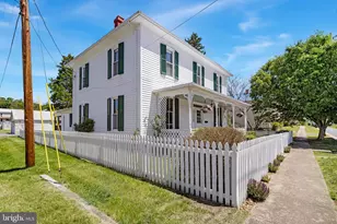 394 W King St, Strasburg, VA 22657 - Photo 6