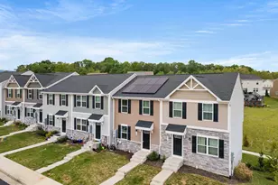 102 Spring Pl, Strasburg, VA 22657 - Photo 2