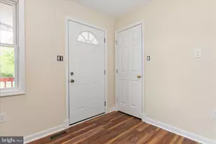 329 Wise Ave, Strasburg, VA 22657 - Photo 6