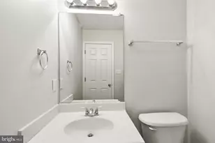 577 Ash St, Strasburg, VA 22657 - Photo 8