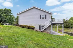 1328 Hahns Ln, Toms Brook, VA 22660 - Photo 4