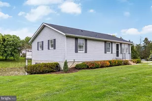 1328 Hahns Ln, Toms Brook, VA 22660 - Photo 2