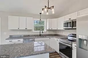 213 Black Oak Dr, Maurertown, VA 22644 - Photo 6