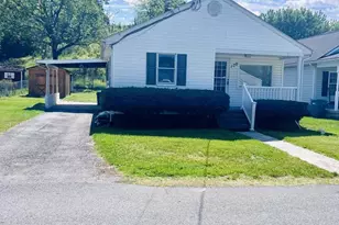 170 N Eberly St, Strasburg, VA 22657 - Photo 1