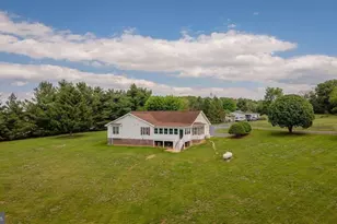 2220 Pine Woods Rd, Quicksburg, VA 22847 - Photo 8