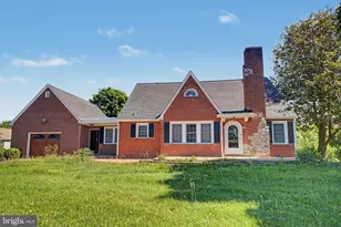 342 W Old Cross Rd, New Market, VA 22844 - Photo 1