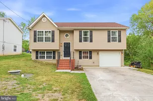 658 W King St, Strasburg, VA 22657 - Photo 2