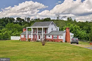 795 Hideaway Farms Rd, Edinburg, VA 22824 - Photo 1