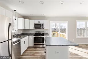 209 E Locust St, Woodstock, VA 22664 - Photo 8