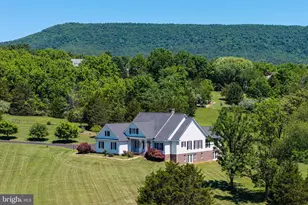 128 Fairview Cir, Woodstock, VA 22664 - Photo 2