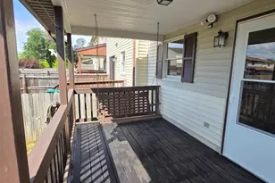 916 Hill Top Dr, Woodstock, VA 22664 - Photo 4