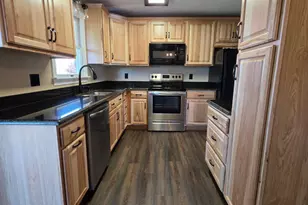 916 Hill Top Dr, Woodstock, VA 22664 - Photo 6
