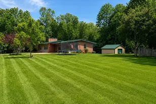 110 Comer St, Edinburg, VA 22824 - Photo 2