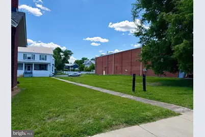W King Street, Strasburg, VA 22657 - Photo 2
