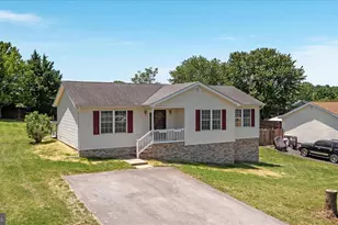 114 Hillview Dr, Maurertown, VA 22644 - Photo 2