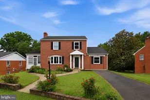 332 N Lee St, Woodstock, VA 22664 - Photo 2