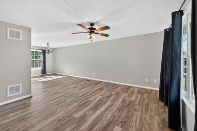 207 S Loudoun Street, Strasburg, VA 22657 - Photo 6