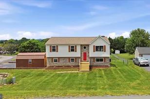 252 Wise Ave, Strasburg, VA 22657 - Photo 2