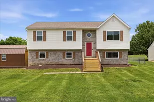 252 Wise Ave, Strasburg, VA 22657 - Photo 1
