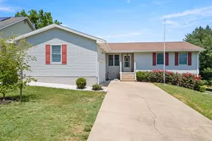 422 W Court St, Woodstock, VA 22664 - Photo 2