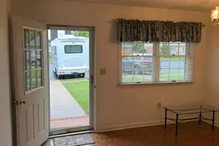 212 Pelham Dr, New Market, VA 22844 - Photo 2