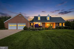 415 Kern St, Woodstock, VA 22664 - Photo 2