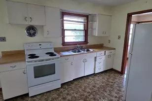 104 E South St, Woodstock, VA 22664 - Photo 4