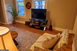 404 N Main St, Edinburg, VA 22824 - Photo 4