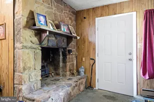 1836 Fairway Dr, Basye, VA 22810 - Photo 10
