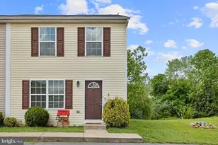 227 Kadies Ln, Edinburg, VA 22824 - Photo 2