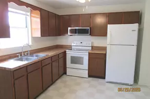 1016 Jackson St, Strasburg, VA 22657 - Photo 4