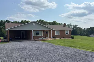 57 Lindsay Ln, Edinburg, VA 22824 - Photo 2