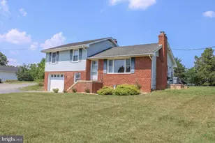 1638 Hahns Ln, Toms Brook, VA 22660 - Photo 2