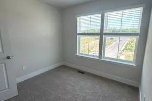 480 Sophie St, Strasburg, VA 22657 - Photo 12