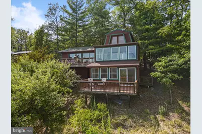 685 N Maple, Mount Jackson, VA 22842 - Photo 2