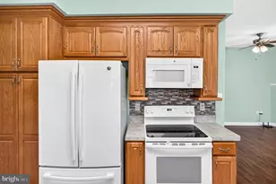 204 Grafton Ct, Edinburg, VA 22824 - Photo 10