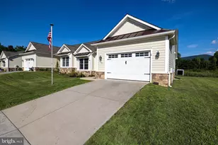 204 Grafton Ct, Edinburg, VA 22824 - Photo 2
