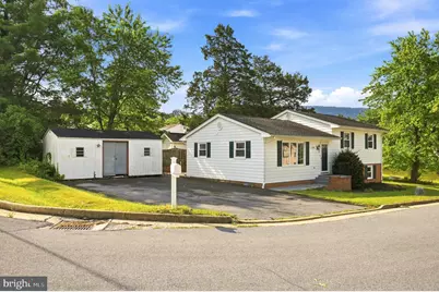 218 Locust Drive, Strasburg, VA 22657 - Photo 2